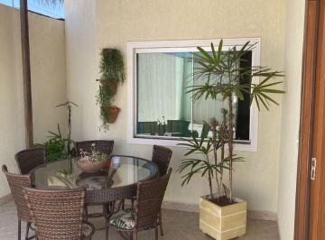 Casa de 3 quartos, Vicente Pires · Casa fora de condomínio em rua tranquila e familiar - rua 3 - Colônia agrícola samambaia - Excelente