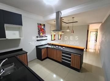 Foto 01 · Imperdível Casa à Venda em Barueri-SP, Vila Viana: 3 Quartos, 1 Suíte, 1 Sala, 3 Banheiros, 2 Vagas,