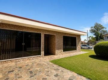 Casa de 3 quartos, Curitiba · Casa à Venda em Santa Felicidade