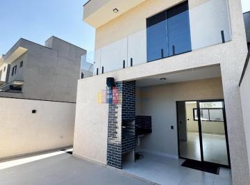 Foto 01 · Casa em Condomínio de Luxo em Araçariguama-SP: 3 quartos, 1 suíte, 2 salas, 3 banheiros, 3 vagas de