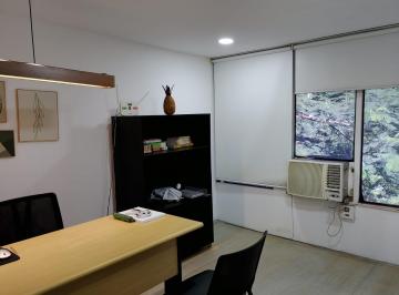 Comercial · 21m² · Sala comercial em Botafogo em charmoso prédio que funciona como mini centro comercial.