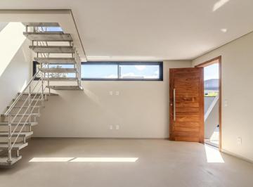 Casa · 199m² · 2 Quartos · 2 Vagas · Casa à Venda Sul da Ilha 3 quartos