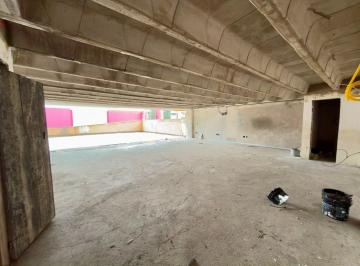 Comercial · 245m² · 1 Quarto · 2 Vagas · Sala comercial com terraço, 2 vagas e frente norte