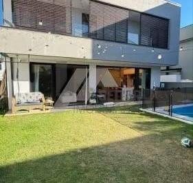 Casa · 233m² · 4 Quartos · 2 Vagas · Casa com 4 quartos, Campeche - Florianópolis