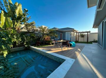 Casa · 320m² · 5 Quartos · 4 Vagas · Casa de Alto Padrão à venda no Alphaville Rio Costa do Sol | 5 suítes | Porteira