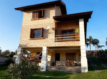 Casa · 197m² · 3 Quartos · Sobrado em ótima localização , em bairro nobre da cidade , conta com 3 dormitórios sendo 1 suíte , s
