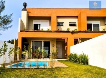 Casa · 160m² · 3 Quartos · 1 Vaga · Casa à venda no bairro Arpoador - Xangri-Lá/RS