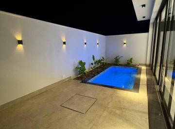 Casa · 185m² · 4 Quartos · 4 Vagas · Casa à venda no Residencial Reserva Novo Mundo - Uberlândia - MG
