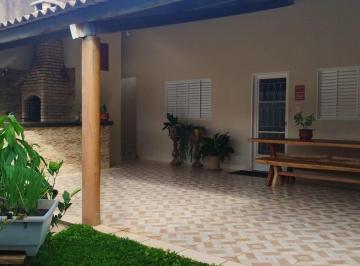 Casa · 120m² · 3 Quartos · 2 Vagas · Casa à venda no bairro Laranjeiras - Uberlândia - MG