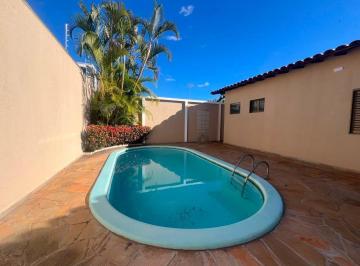Casa · 216m² · 4 Quartos · 2 Vagas · Casa à venda no bairro Jardim Karaiba - Uberlândia - MG