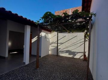Casa · 200m² · 3 Quartos · 2 Vagas · Casa à venda no bairro vigilato pereira - Uberlândia - MG