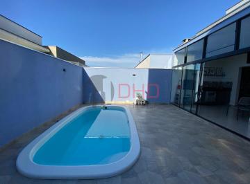 Casa · 182m² · 3 Quartos · 2 Vagas · Casa em condomínio com piscina.