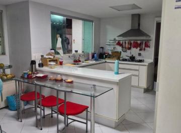 Casa de 1 quarto, Salvador · CASA 4 SUÍTES EM CONDOMÍNIO FECHADO À VENDA NO ITAÍGARA, FICA DENTRO DE UM CONDOMÍNIO FECHADO MESMO.