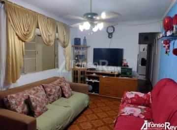 Casa · 300m² · 2 Quartos · 3 Vagas · Sobrado de 02 dormitórios
