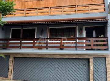Casa · 250m² · 3 Quartos · 3 Vagas · Sobrado com 03 dormitórios