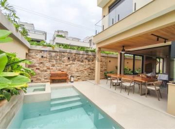 Casa · 297m² · 5 Quartos · 2 Vagas · "Encontre Seu Refúgio Ideal em JUQUEHY"