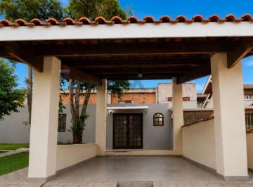 Casa · 195m² · 2 Quartos · 2 Vagas · Casa de esquina no Bairro Nova Cerejeiras
