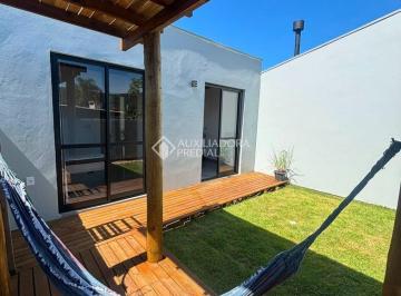 Casa · 115m² · 3 Quartos · 2 casas no bairro da encantada em Garopaba a 10 min do centro de Garopaba e 6 min. da praia da Barra