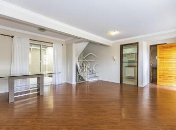Casa · 188m² · 3 Quartos · 2 Vagas · Sobrado triplex com 3 quartos em rua tranquila no