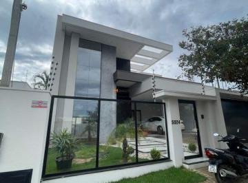 Casa · 198m² · 3 Quartos · 2 Vagas · Casa Residencial 3 Suítes, Frente, Mobiliada em Sorriso/MT
