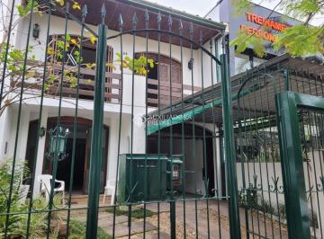 Casa · 400m² · 5 Quartos · 3 Vagas · Vendo casa de dois pisos, com 5 quartos no bairro Petróplis porto alegre rs