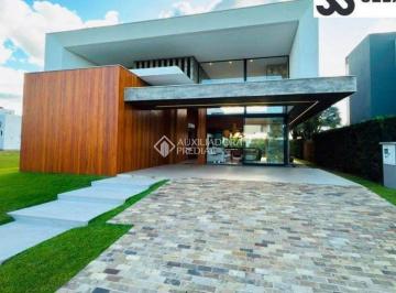 Casa · 257m² · 3 Quartos · Casa à venda - em Torres