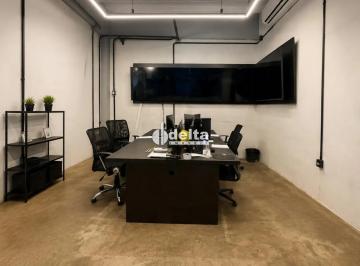 Comercial · 165m² · 3 Vagas · Imóvel disponível para locação no bairro Jardim Karaiba em Uberlândia-MG