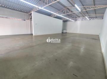 Comercial · 300m² · Galpão disponível para locação no bairro Osvaldo Rezende em Uberlândia-MG