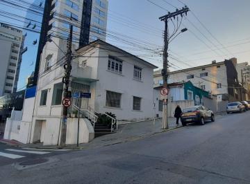 3e77cd24a6692fc466b83ca4880b44fcf6235cf9 · Casa Comercial com 2 vagas no Centro de Florianópolis.