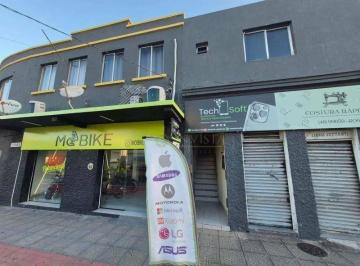 cc67cdc8a63158c38e11b0117f38c561718846bd · Sala comercial para alugar no bairro Estreito, em Florianópolis.