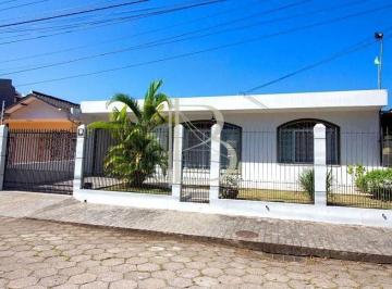 Casa · 140m² · 3 Quartos · 3 Vagas · Casa 3d (1 suíte), 140m², 3 vagas, térrea com edícula à venda no bairro Trindade