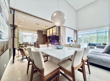 Casa · 261m² · 3 Quartos · 4 Vagas · sobrado a venda com 3 suites em Condominio fechado