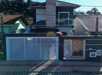 Casa · 253m² · 3 Quartos · 2 Vagas · Sobrado Piscina Parque Guarani em Joinville