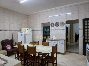 Casa de 4 quartos, Araçatuba · Casa para venda em Higienópolis de 179.00m² com 4 Quartos e 2 Garagens