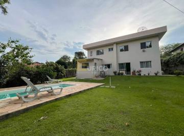 Casa · 400m² · 8 Quartos · 6 Vagas · Casa para venda em Recanto dos Canjaranas de 400.00m² com 8 Quartos, 2 Suites e 6 Garagens