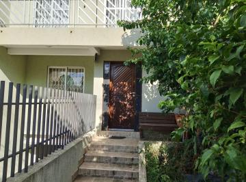 Casa de 3 quartos, Curitiba · Sobrado com garagem no subsolo, com 201 m² com 3 quartos à venda no Bairro Boa Vista