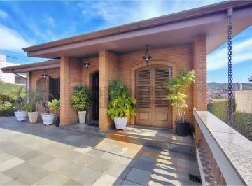 Casa · 401m² · 3 Quartos · 10 Vagas · Casa com quintal de chácara (840 mt2) em excelente localização urbana