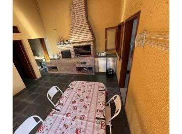 Casa · 426m² · 3 Quartos · 2 Vagas · Oportunidade Sobrado comercial e residencial no Centro de Itatiba, SP!