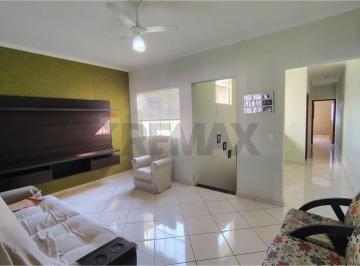 Casa · 122m² · 3 Quartos · 2 Vagas · Oportunidade no Santo Antônio: Valor Justo e Localização Privilegiada