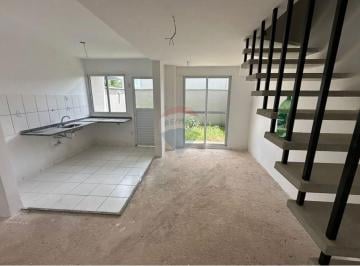 Casa · 80m² · 2 Quartos · 20 Vagas · Seu Refúgio Perfeito em Jardim Santo Antônio! ✨
