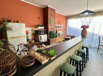 Casa de 3 quartos, Jundiaí · Casa, à venda, em Jundiaí - Jardim do Lago - AU: 250m² - 3 Dorms (2 suítes), 2 vagas!