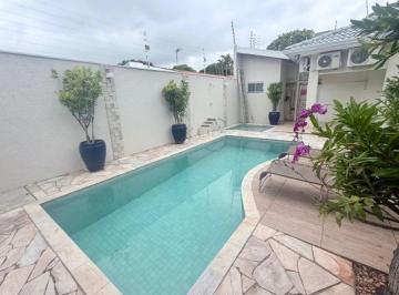 Casa de 3 quartos, Taboão da Serra · Casa de 200 m² com 3 quartos à venda no Jardim América
