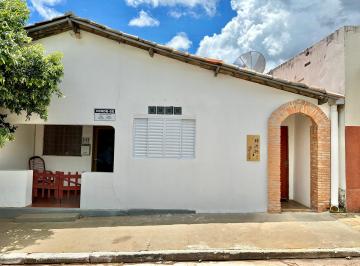 Casa de 4 quartos, Palmelo · Casa Ampla à Venda em Palmelo-GO | 5 Quartos | 3 Banheiros-Perfeita para pousada