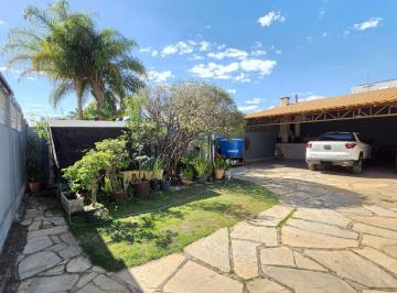 Casa de 4 quartos, Guará · SOBRADO 4 QUARTOS COM TERRENO VAZADO