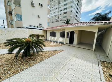 Casa · 157m² · 3 Quartos · 3 Vagas · Casa de 3 Dormitórios no Centro de Palhoça