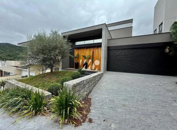 Casa · 192m² · 3 Quartos · 2 Vagas · Casa com 3 dormitórios no Pedra Branca