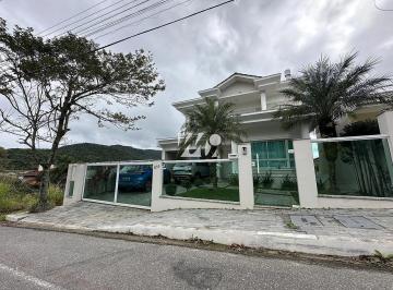 Casa · 387m² · 4 Quartos · 4 Vagas · Casa com 4 quartos sendo 3 suítes em Pedra Branca