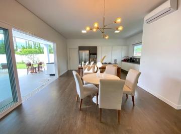 Casa · 340m² · 3 Quartos · 4 Vagas · Casa 3 Quartos no Quinta Dos Guimarães - Sul do Rio