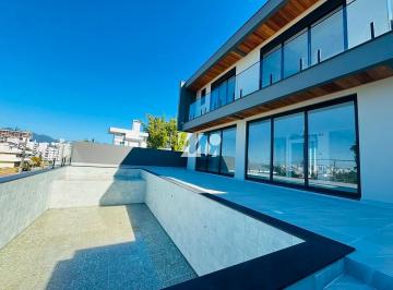 Casa · 316m² · 4 Quartos · 7 Vagas · Casa 4 Quartos com 2 Suítes - Pedra Branca