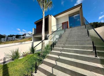 Casa · 196m² · 3 Quartos · Casa em Condomínio com Boa Localização - Sertão do Maruim